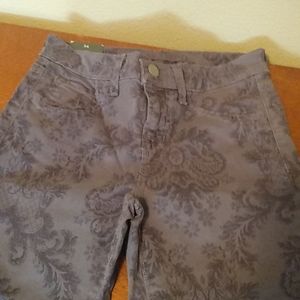 Jeans Olive paisley print.